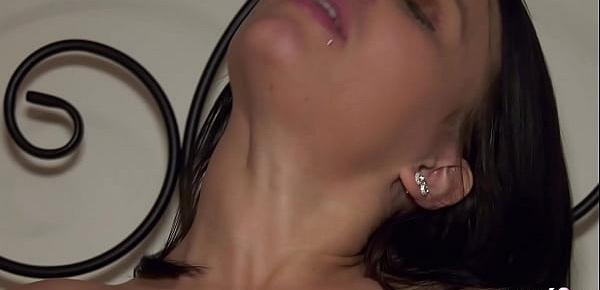 Junge Nachbarin 18 gibt alten Sack Nylon Fuß und BJ in POV Deutsch - German Teen
